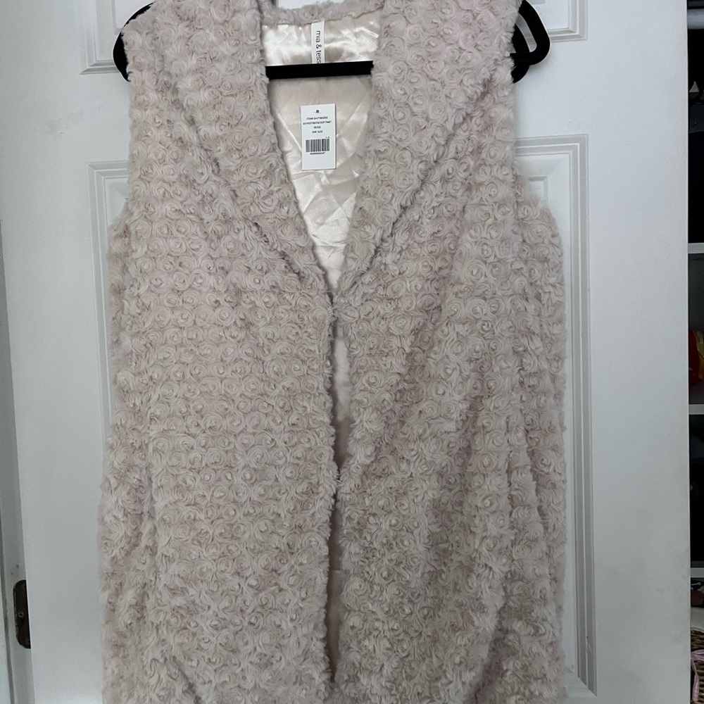 Women's Beige Textured Vest